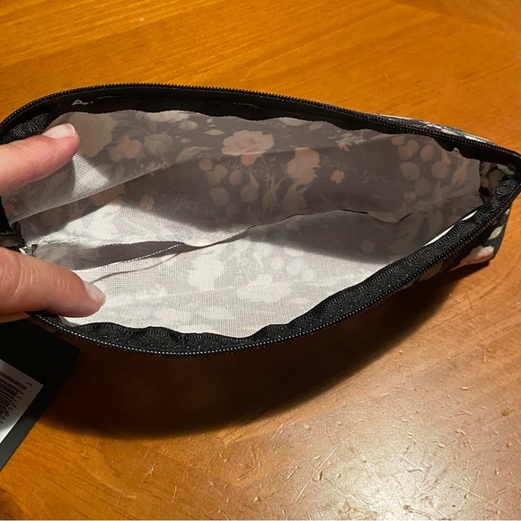 Kendall + Kylie Floral Bag - Picture 7 of 8